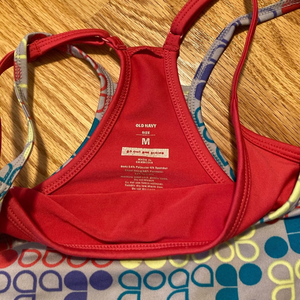 Fun workout top - Picture 2 of 3